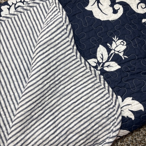 croft & barrow Other - NEW Croft & Barrow Navy White Striped Floral Reversible Quilt Full Queen